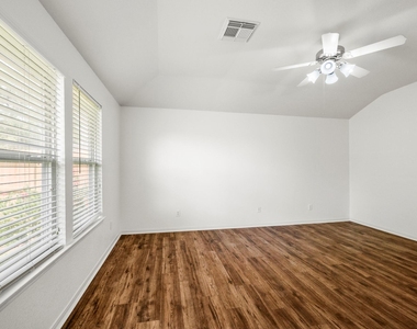 3211 Falcon Trail Drive - Photo Thumbnail 19