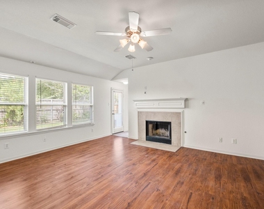 3211 Falcon Trail Drive - Photo Thumbnail 15