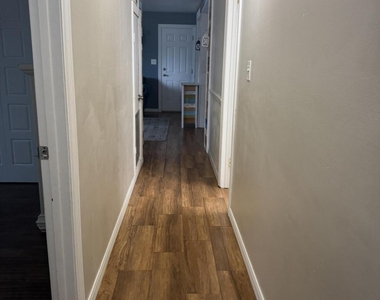4281 Yorkshire Drive - Photo Thumbnail 30