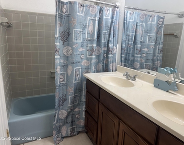 4281 Yorkshire Drive - Photo Thumbnail 32