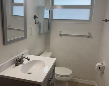 4281 Yorkshire Drive - Photo Thumbnail 40