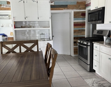 4281 Yorkshire Drive - Photo Thumbnail 22
