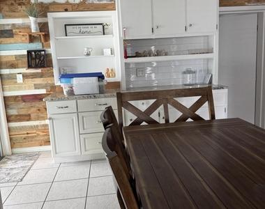 4281 Yorkshire Drive - Photo Thumbnail 18