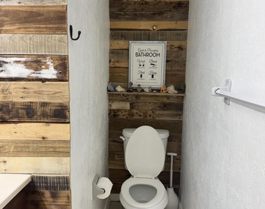 4281 Yorkshire Drive - Photo Thumbnail 33