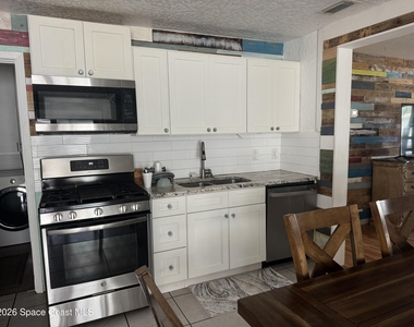 4281 Yorkshire Drive - Photo Thumbnail 15