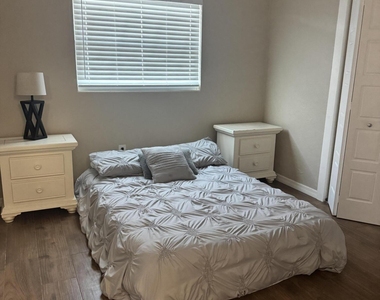 4281 Yorkshire Drive - Photo Thumbnail 34