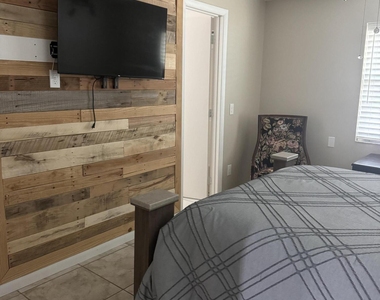 4281 Yorkshire Drive - Photo Thumbnail 27