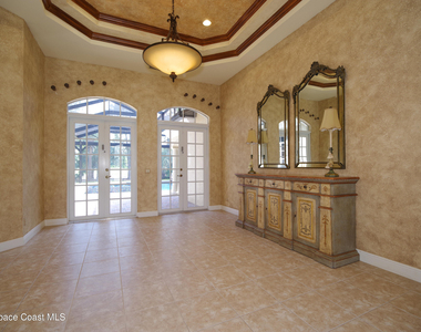 9400 Scarborough Court - Photo Thumbnail 5