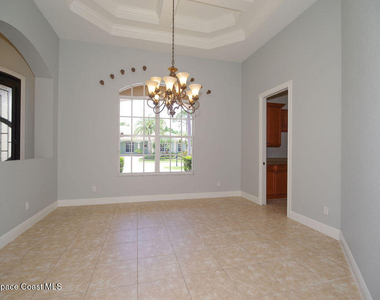 9400 Scarborough Court - Photo Thumbnail 15
