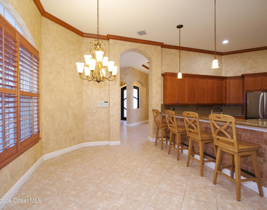9400 Scarborough Court - Photo Thumbnail 7