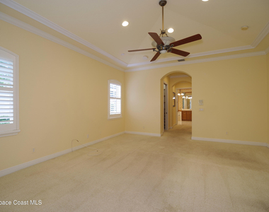 9400 Scarborough Court - Photo Thumbnail 14