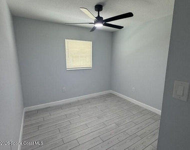 2137 Canterbury Lane - Photo Thumbnail 17