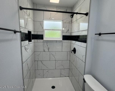 2137 Canterbury Lane - Photo Thumbnail 14