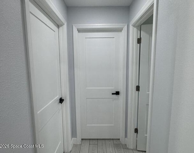 2137 Canterbury Lane - Photo Thumbnail 26