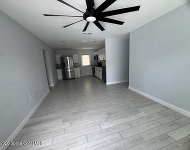2137 Canterbury Lane - Photo Thumbnail 7