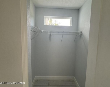 2137 Canterbury Lane - Photo Thumbnail 25