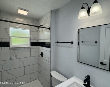 2137 Canterbury Lane - Photo Thumbnail 12