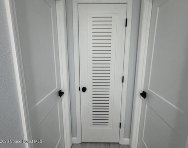 2137 Canterbury Lane - Photo Thumbnail 16