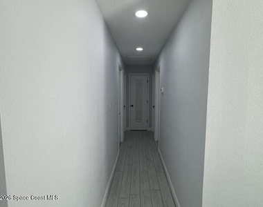2137 Canterbury Lane - Photo Thumbnail 27