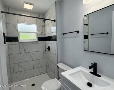 2137 Canterbury Lane - Photo Thumbnail 15
