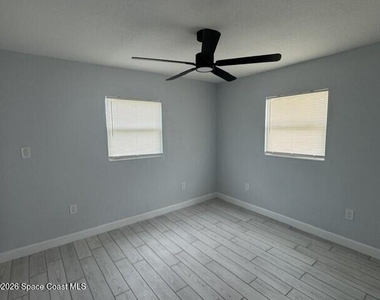 2137 Canterbury Lane - Photo Thumbnail 11