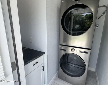 2137 Canterbury Lane - Photo Thumbnail 28