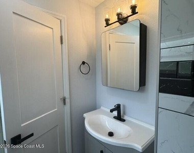2137 Canterbury Lane - Photo Thumbnail 19