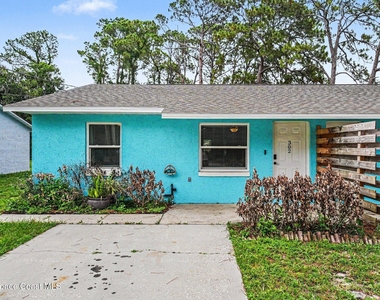 302 Palm Avenue - Photo Thumbnail 1