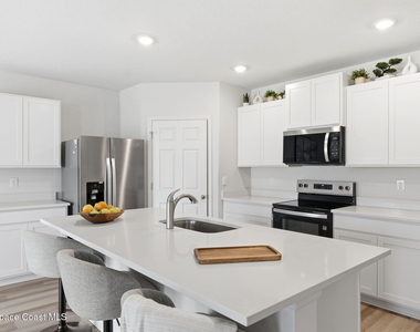 673 Bremerhaven Street Nw - Photo Thumbnail 3