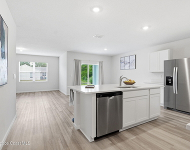 673 Bremerhaven Street Nw - Photo Thumbnail 6