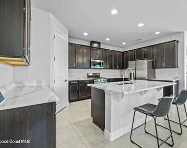 8108 Dobre Way - Photo Thumbnail 8