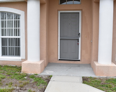334 Bordeaux Avenue Ne - Photo Thumbnail 1