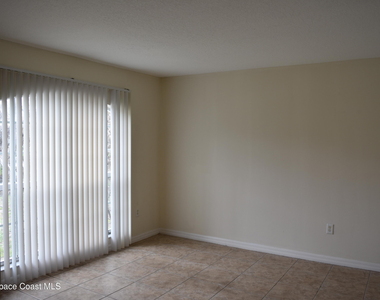 334 Bordeaux Avenue Ne - Photo Thumbnail 6