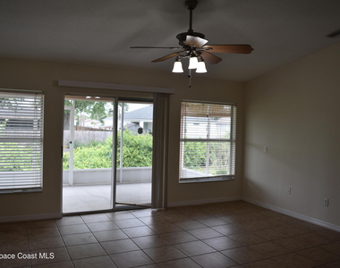 334 Bordeaux Avenue Ne - Photo Thumbnail 10