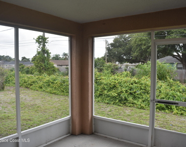 334 Bordeaux Avenue Ne - Photo Thumbnail 14