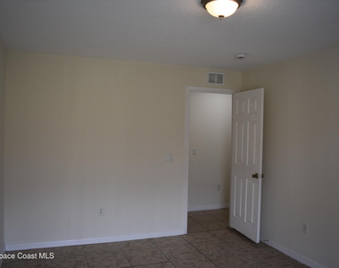 334 Bordeaux Avenue Ne - Photo Thumbnail 37