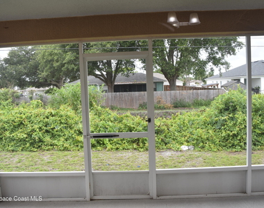334 Bordeaux Avenue Ne - Photo Thumbnail 13