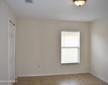 334 Bordeaux Avenue Ne - Photo Thumbnail 38