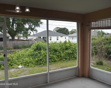 334 Bordeaux Avenue Ne - Photo Thumbnail 15