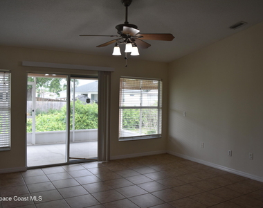 334 Bordeaux Avenue Ne - Photo Thumbnail 9