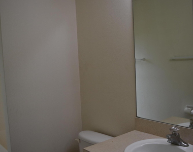 334 Bordeaux Avenue Ne - Photo Thumbnail 28