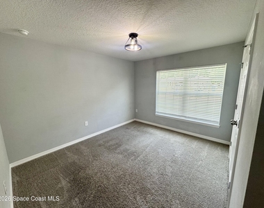 549 Como Avenue Ne - Photo Thumbnail 15