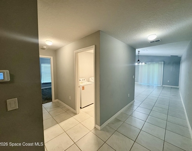 549 Como Avenue Ne - Photo Thumbnail 12