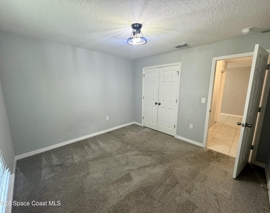 549 Como Avenue Ne - Photo Thumbnail 16