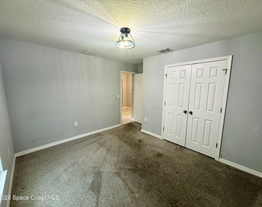 549 Como Avenue Ne - Photo Thumbnail 13