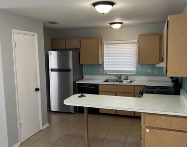 3945 Trinidad Avenue - Photo Thumbnail 5