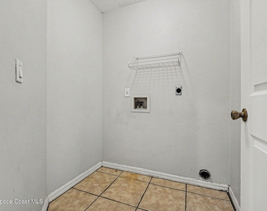 1699 Givens Court Nw - Photo Thumbnail 7