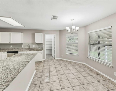 1405 Comfort Street - Photo Thumbnail 7