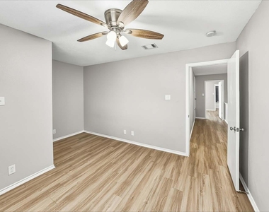 1405 Comfort Street - Photo Thumbnail 15