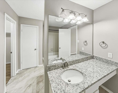 1405 Comfort Street - Photo Thumbnail 12